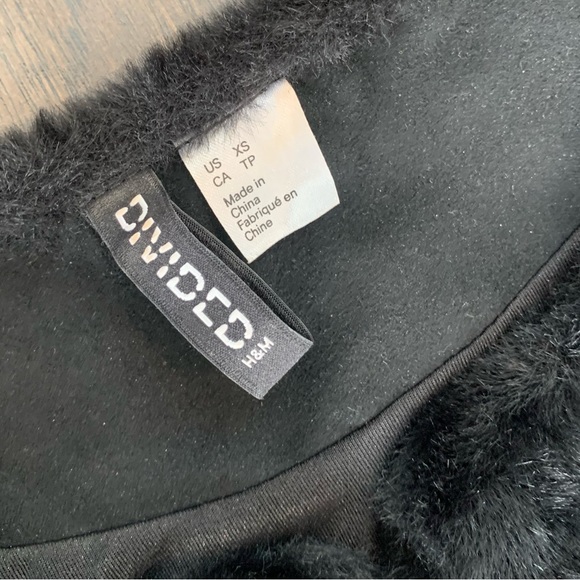 Faux Fur Cropped Jacket 🖤 - Picture 7 of 8